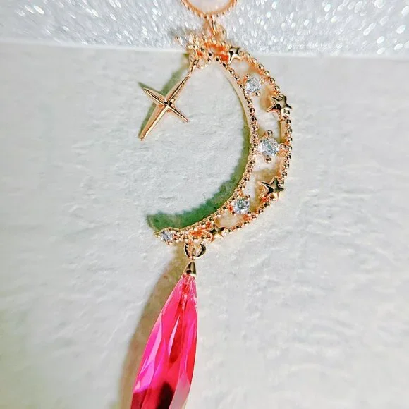 Moon earrings, Celestial earrings, Crystal Pearl Teardrop, Vintage Jewelry - Picture 2 of 7